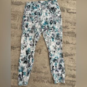 Lululemon Print Leggings - size 12 - Preowned